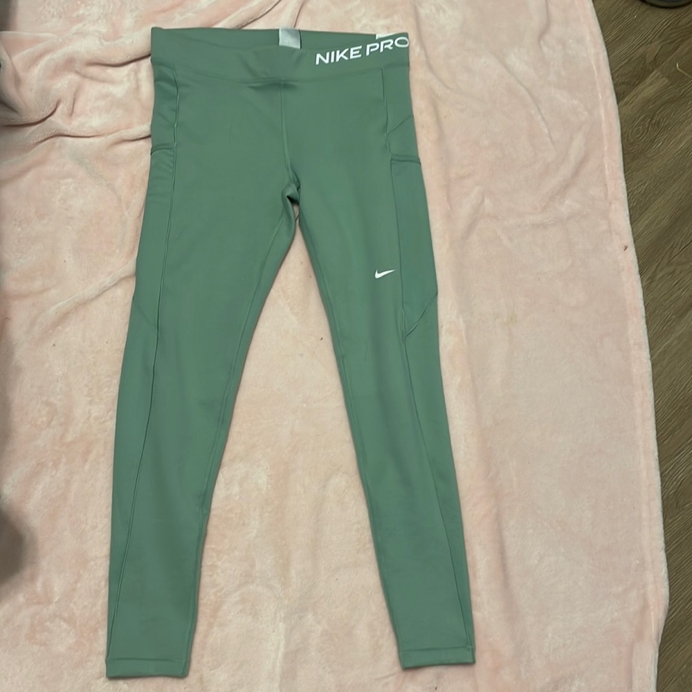 Green Nike Pro leggings NWT